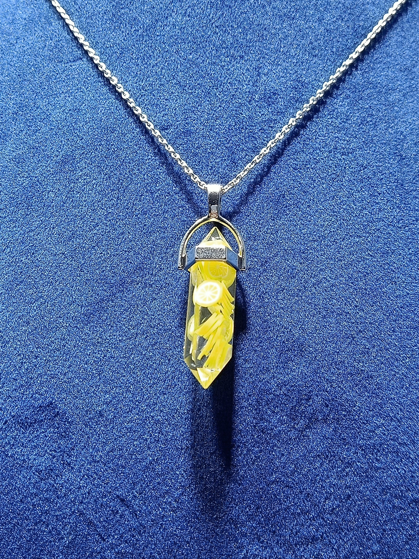 Resin bullet pendant (Lemon in side)