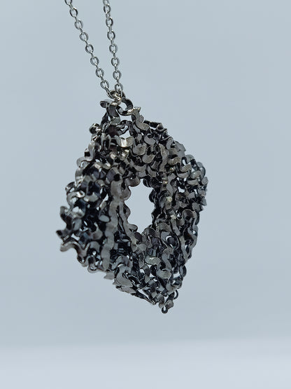 unique chain pendent