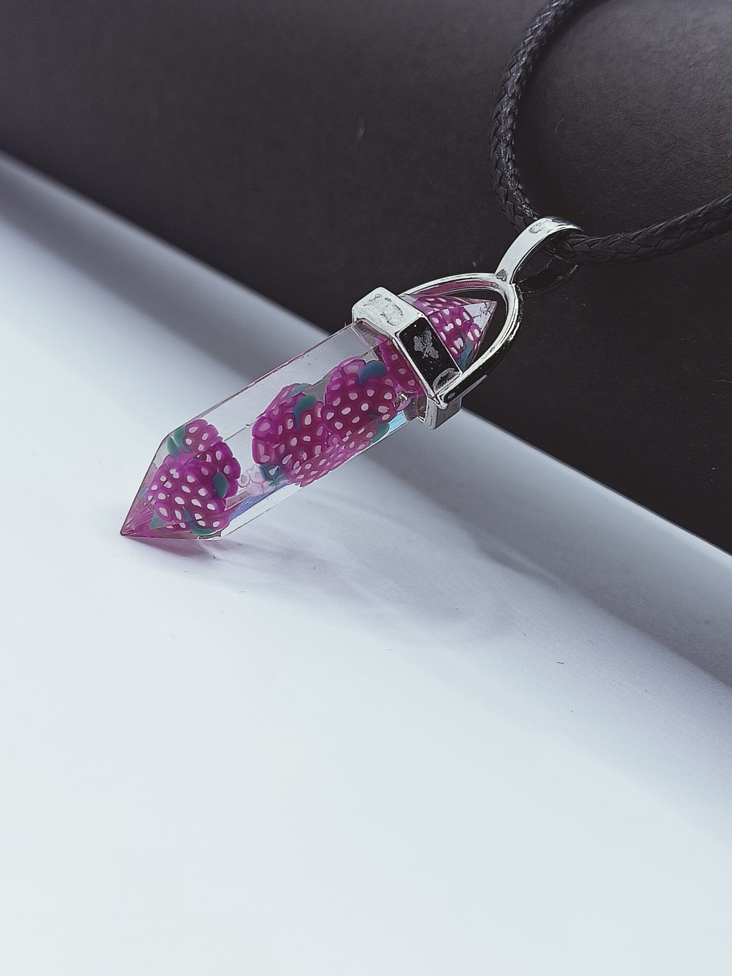 Resin bullet pendant (Strawberry in side)