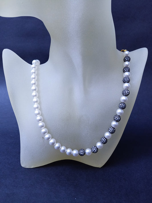 Pearl Necklace With Black AD Dimond Beads