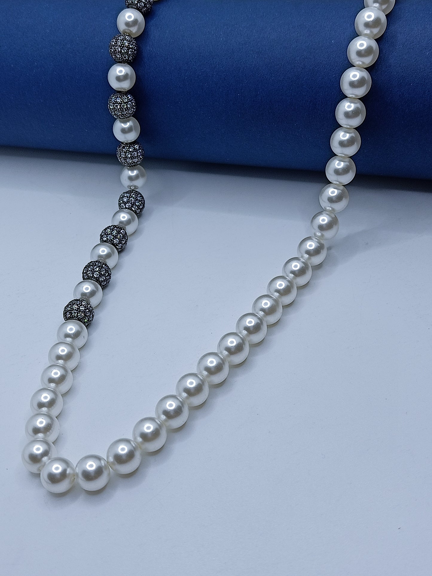 Pearl Necklace With Black AD Dimond Beads